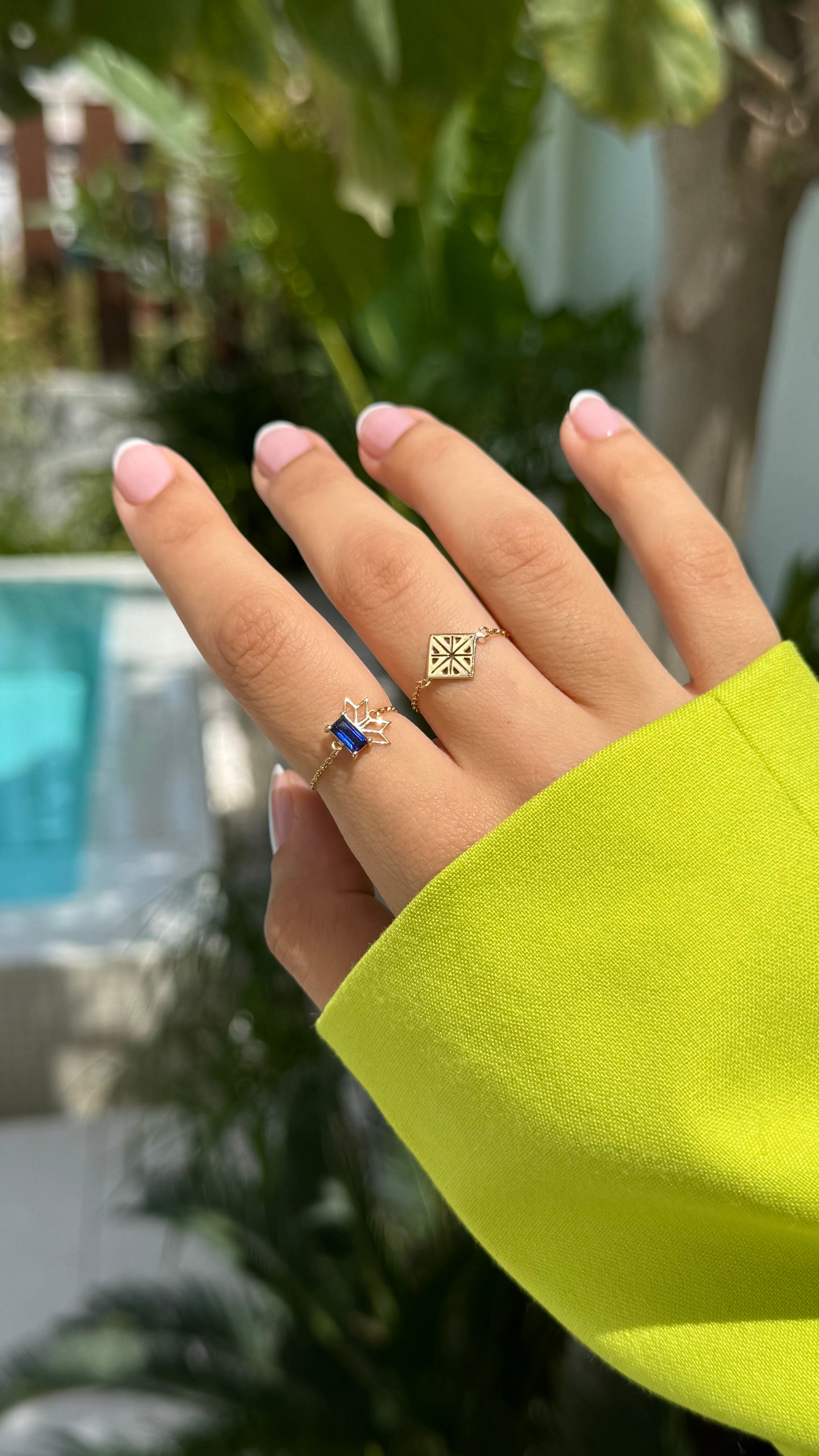 Saru Sapphire Chain Ring