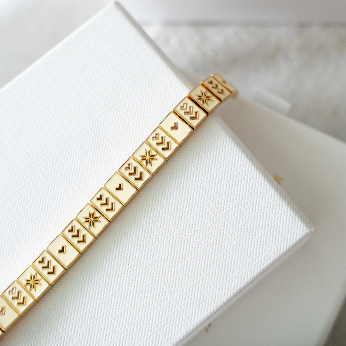 Saru Charm Bracelet - Off White