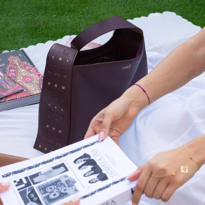 Saru Tote Bag in Dark Burgundy