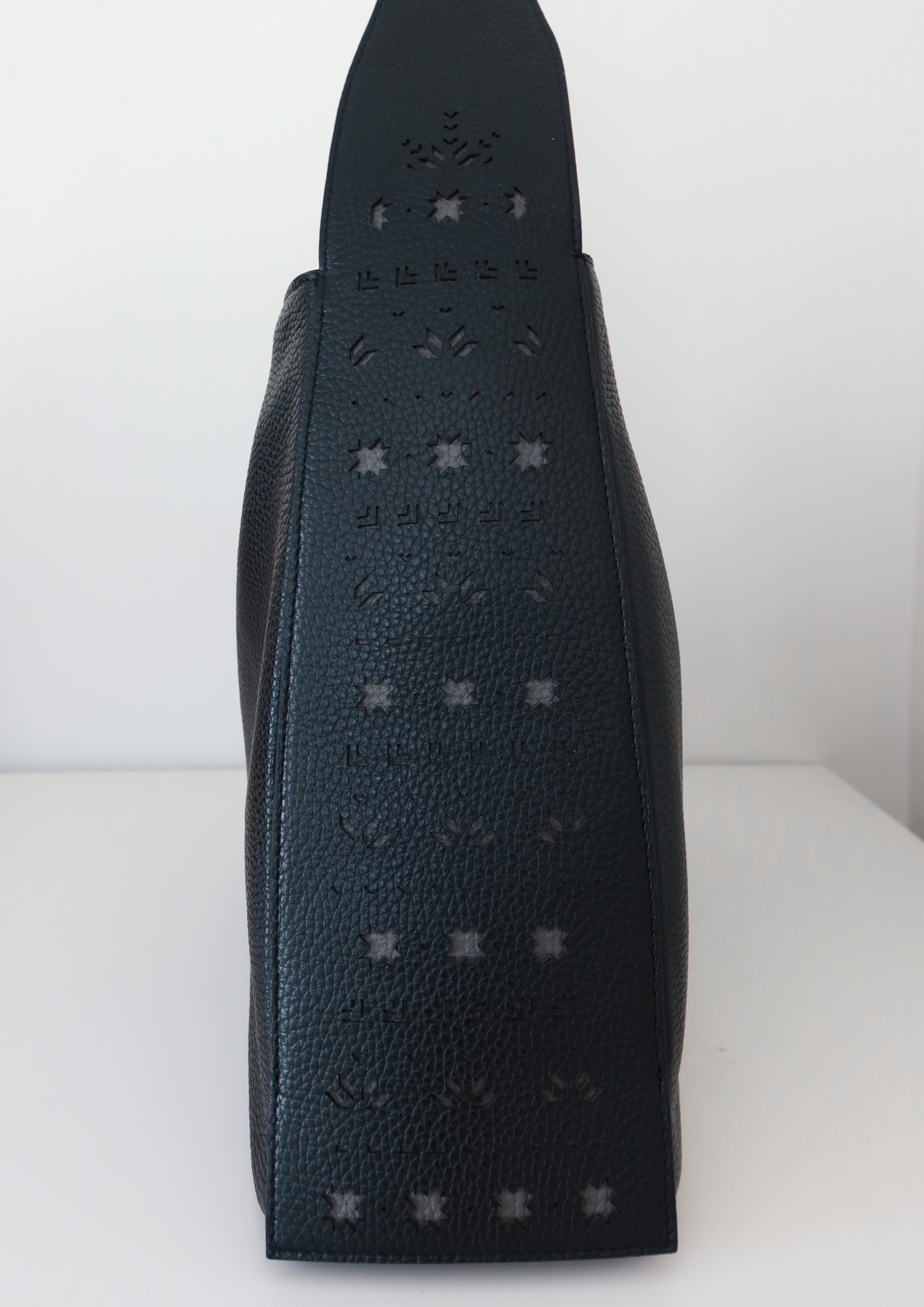 Saru Tote Bag in Black