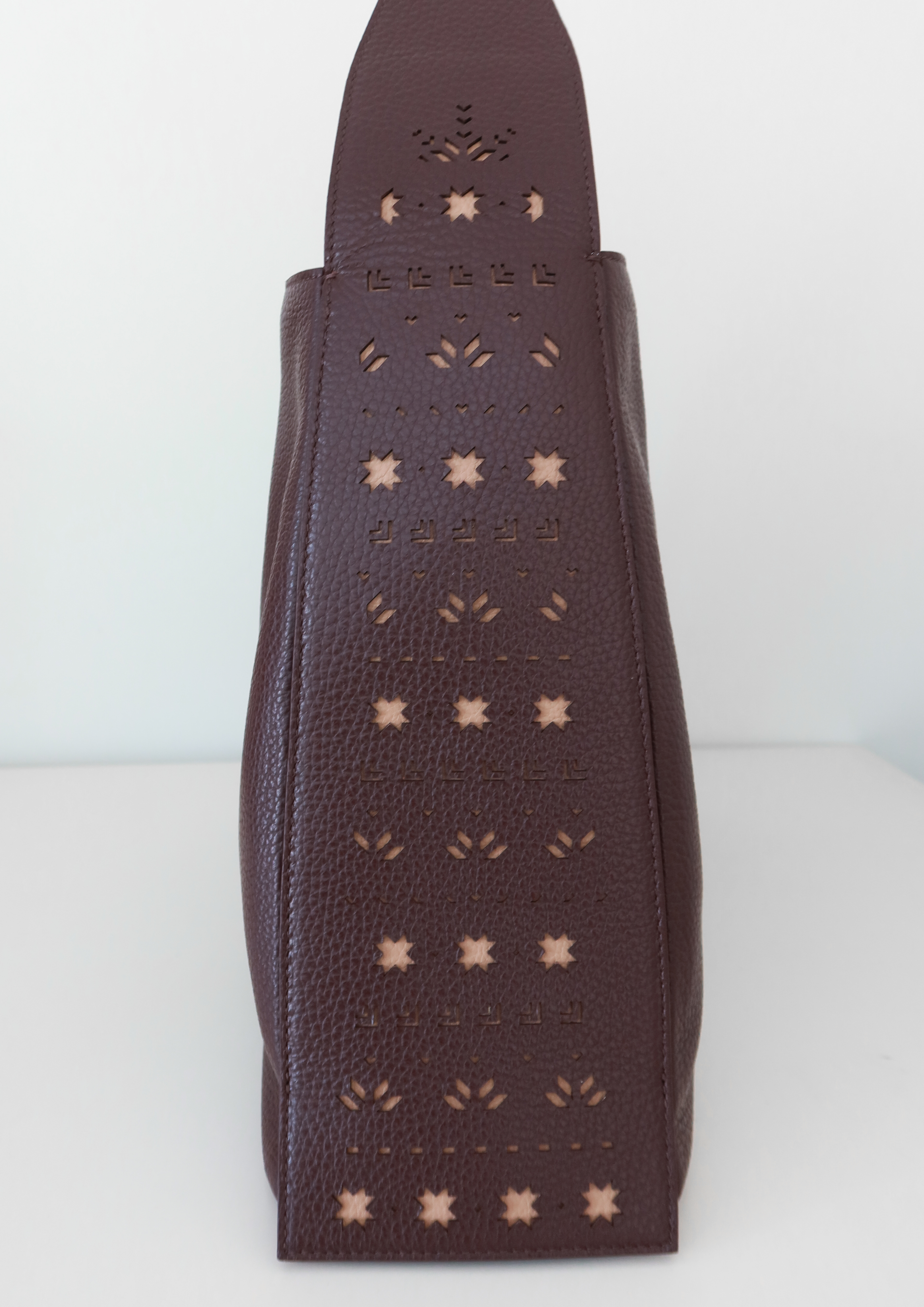Saru Tote Bag in Dark Burgundy