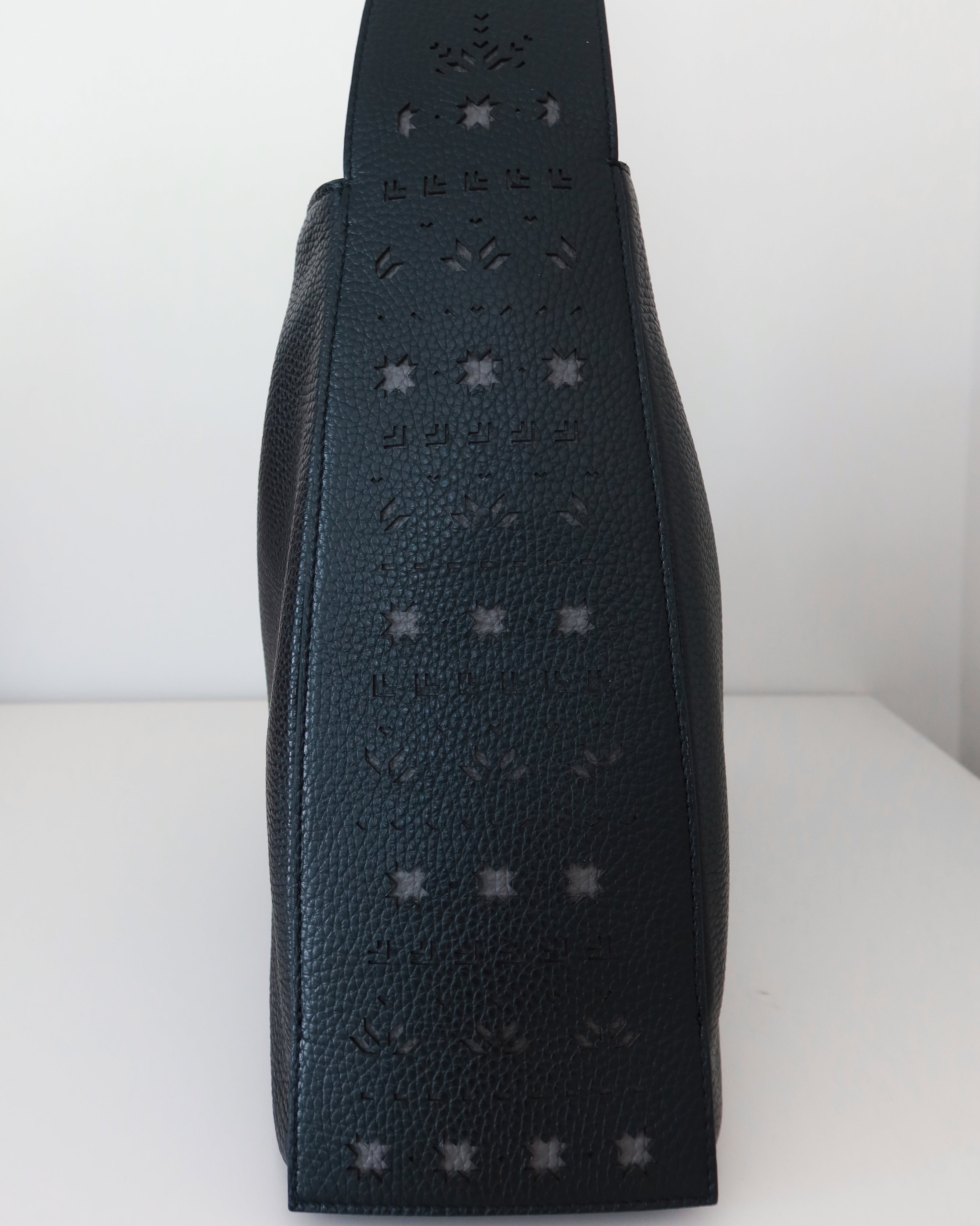 Saru Tote Bag in Black