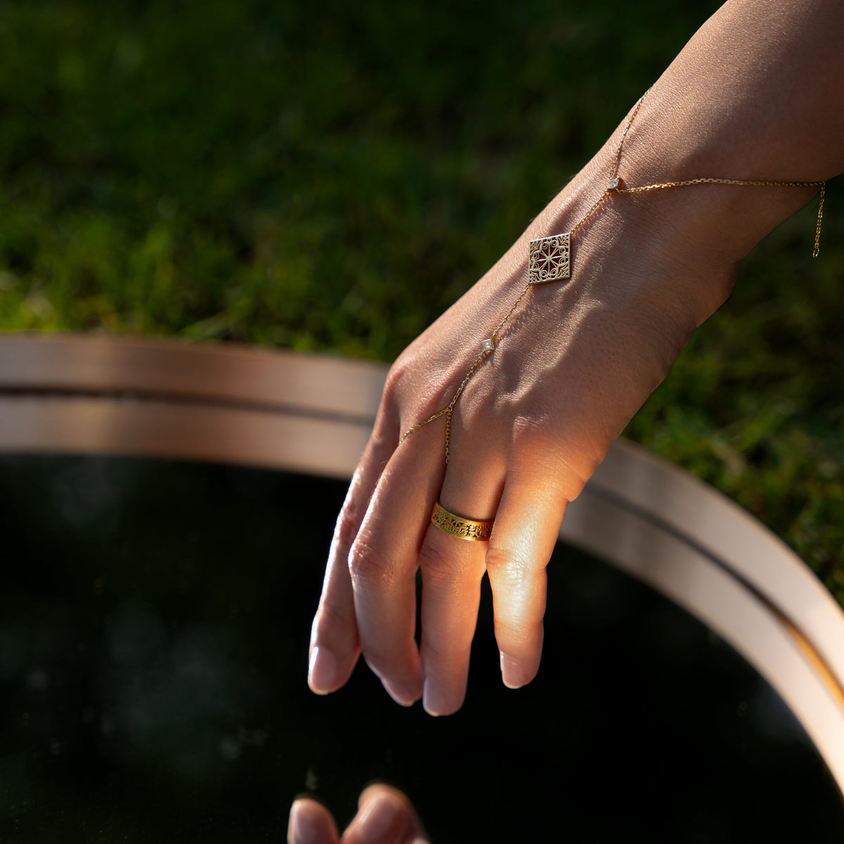 Ward Hand Chain