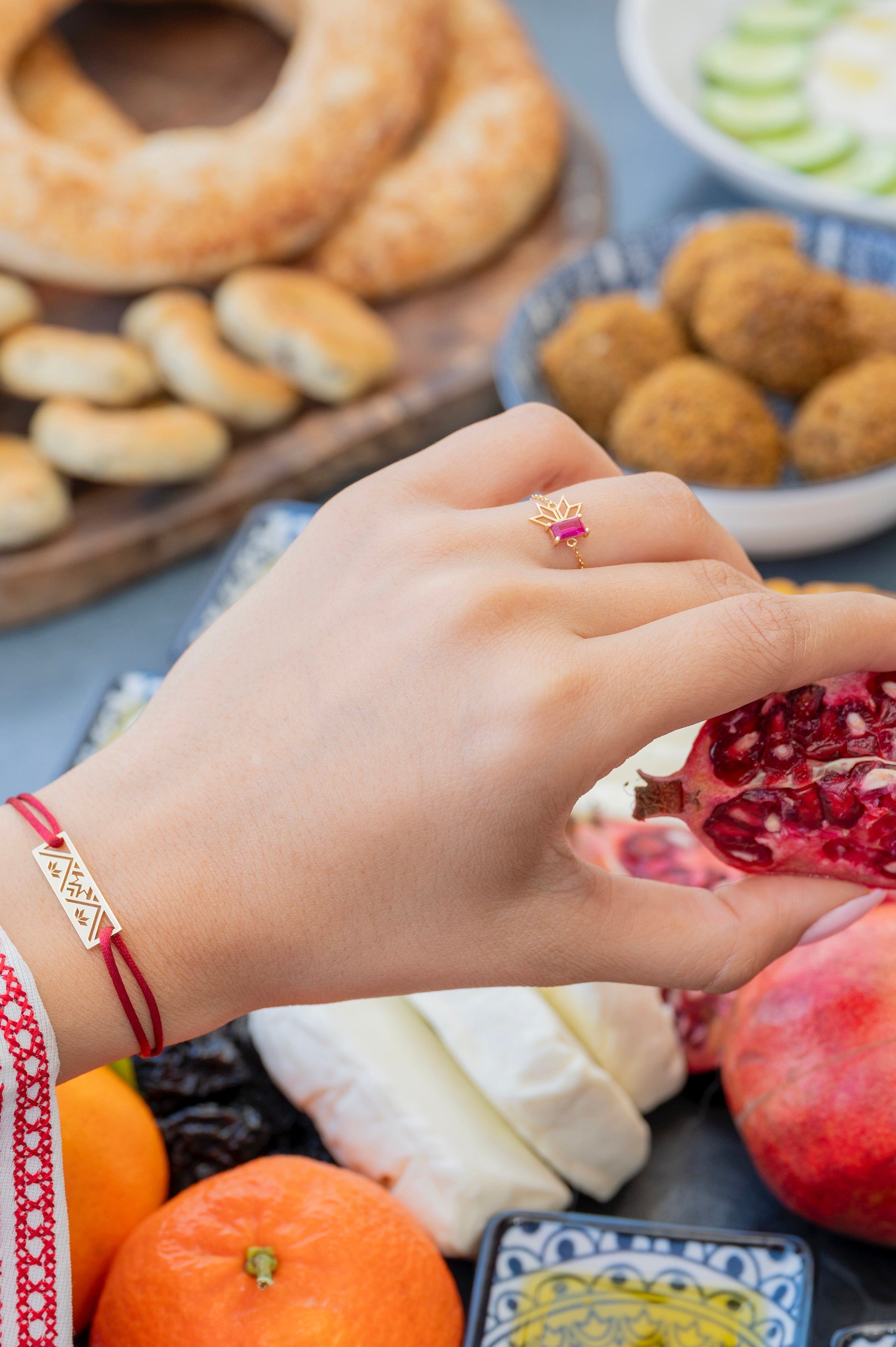 Saru Ruby Chain Ring