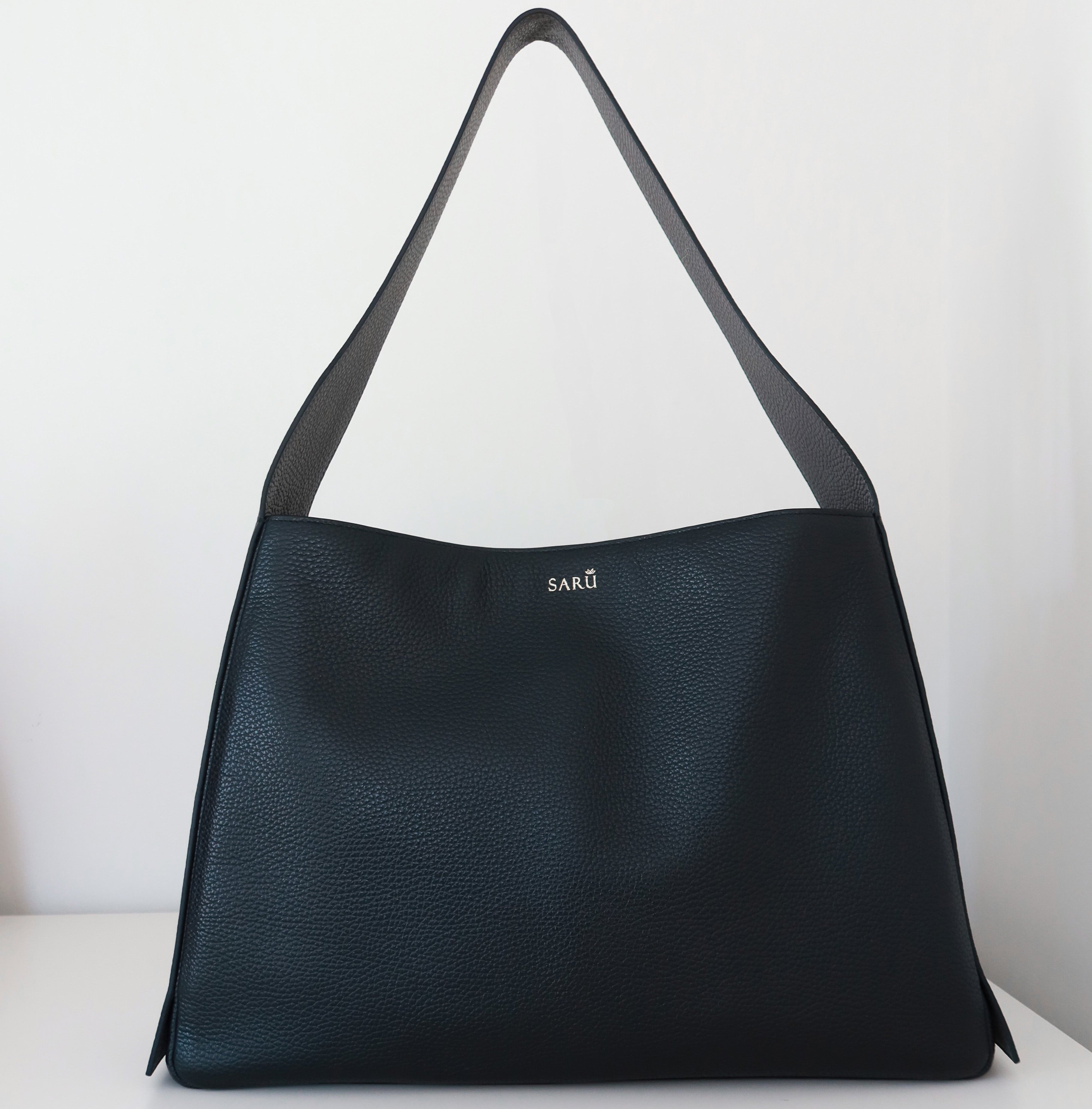Saru Tote Bag in Black